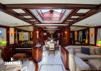 Saloon view forward
