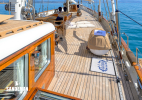 Starboard side deck view forward