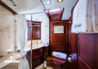 Starboard guest double en-suite