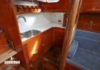 Galley incl sink to port