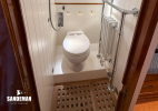 WC/ Shower compartment to port