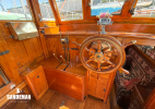 Companionway to forward accommodation