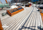 Foredeck view forward to port