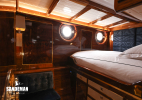 Guest cabin to starboard - athwartships double berth