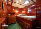 Guest double cabin to starboard [Photo: James Robinson Taylor]
