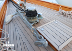 Foredeck details