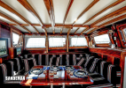 Salon view to port
