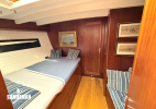 Forward en-suite double guest cabin