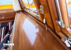 Saloon forward