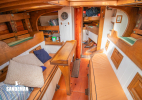 Saloon view forward
