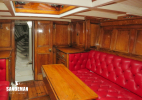 Saloon view forward