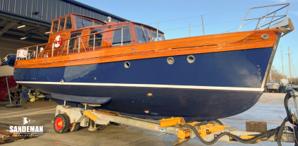 yacht