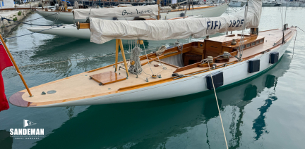 yacht