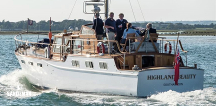yacht