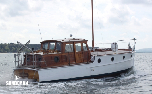 UNDERWAY STARBOARD QUARTER