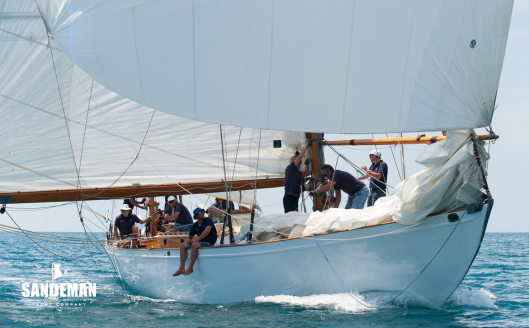 Starboard bow [Photo: James Robinson Taylor]