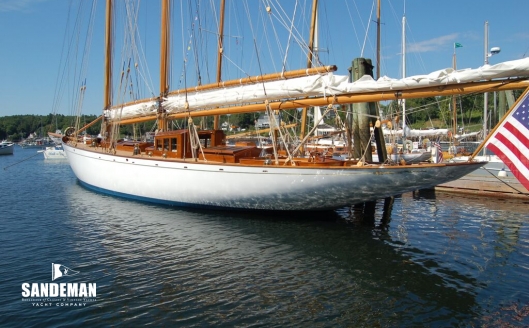 Port quarter alongside