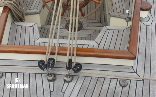Aft deck v fwd