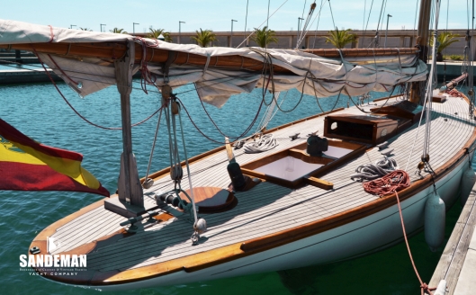 Alongside view over deck fr stbd qtr