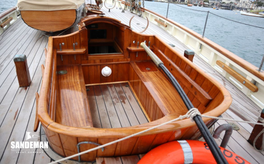 Cockpit view forward