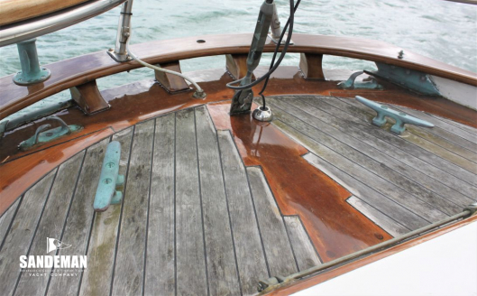 Aft deck details view aft