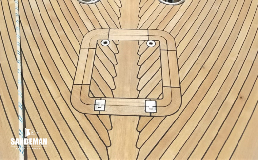 Foredeck view aft