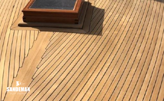 Foredeck view aft