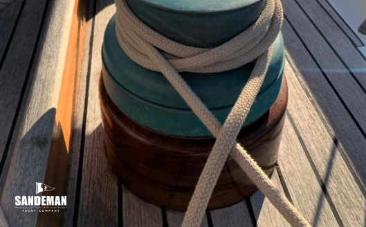 Winches stbd side deck