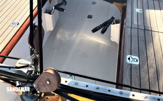 Cockpit view forward