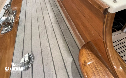 Port side deck view fwd