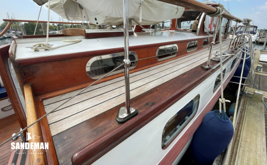 Starboard side deck view forward