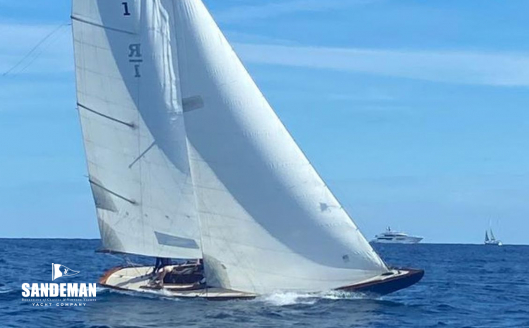 Port tack view stbd bow