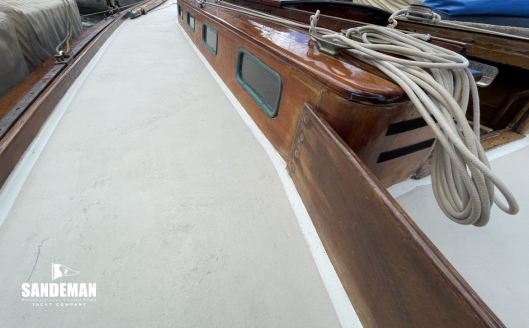 Port side deck view fwd