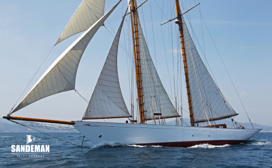 Port bow [Photo: Richard Langdon/ Ocean Images]