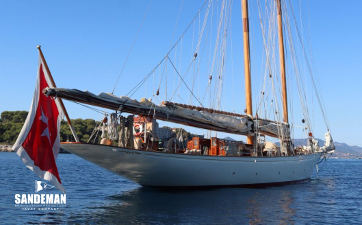 Anchored starboard quarter