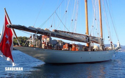 Anchored starboard quarter