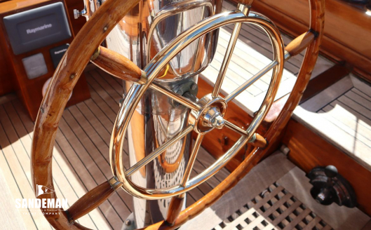 Helm and binnace view forward