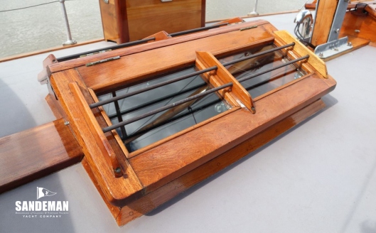 Forward deck view forward to port