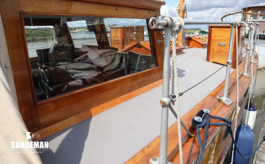 Wheelhouse view forward