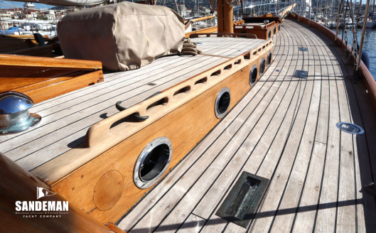 Cabin trunk view forward