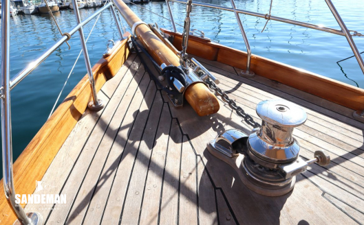Windlass and foredeck details