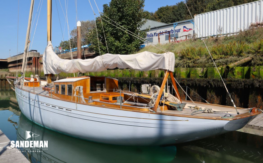 Alongside port quarter