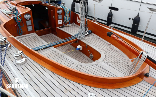 Cockpit forward to starboard