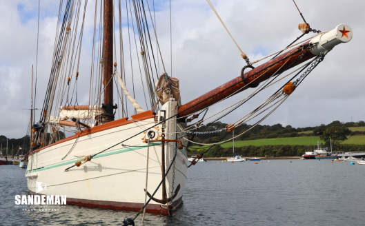 Starboard bow moored