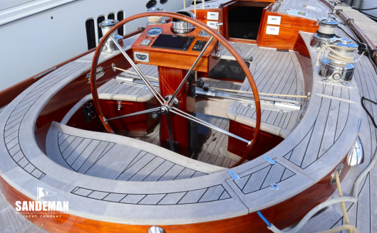 Cockpit view forward