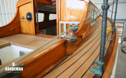 Starboard side deck view forward