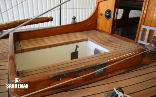 Cockpit to port forward