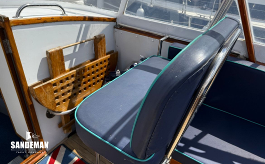 Cockpit forward starboard