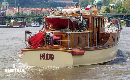 Starboard quarter, Prague