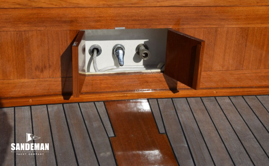 Aft deck seating - deck shower